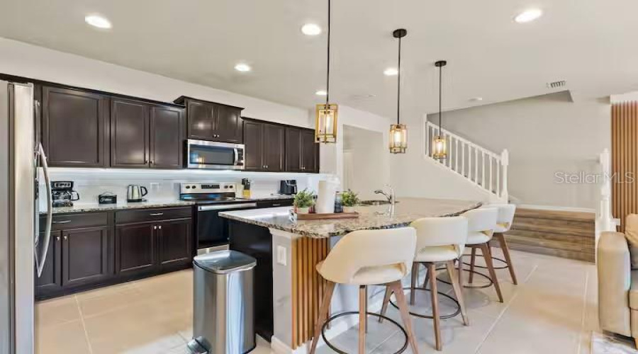 KISSIMMEE, Florida 34747, 5 Bedrooms Bedrooms, ,4 BathroomsBathrooms,Residential,For Sale,SYDNEY,0,MFRO6425993
