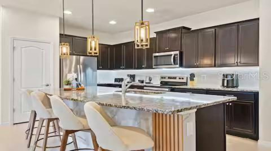 KISSIMMEE, Florida 34747, 5 Bedrooms Bedrooms, ,4 BathroomsBathrooms,Residential,For Sale,SYDNEY,0,MFRO6425993