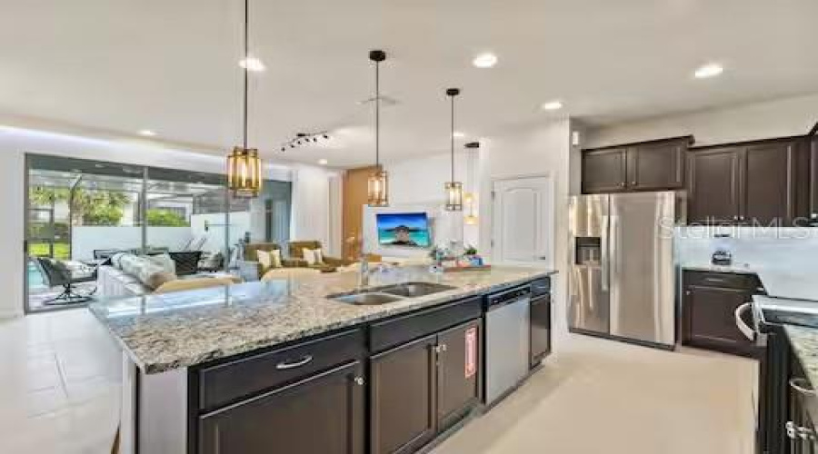 KISSIMMEE, Florida 34747, 5 Bedrooms Bedrooms, ,4 BathroomsBathrooms,Residential,For Sale,SYDNEY,0,MFRO6425993