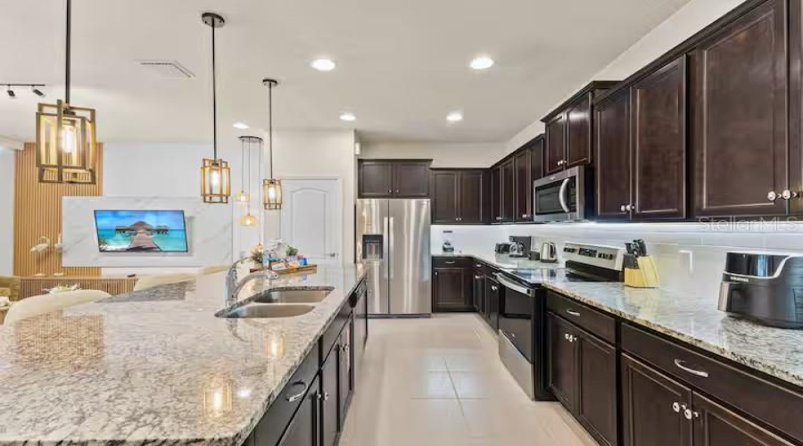 KISSIMMEE, Florida 34747, 5 Bedrooms Bedrooms, ,4 BathroomsBathrooms,Residential,For Sale,SYDNEY,0,MFRO6425993