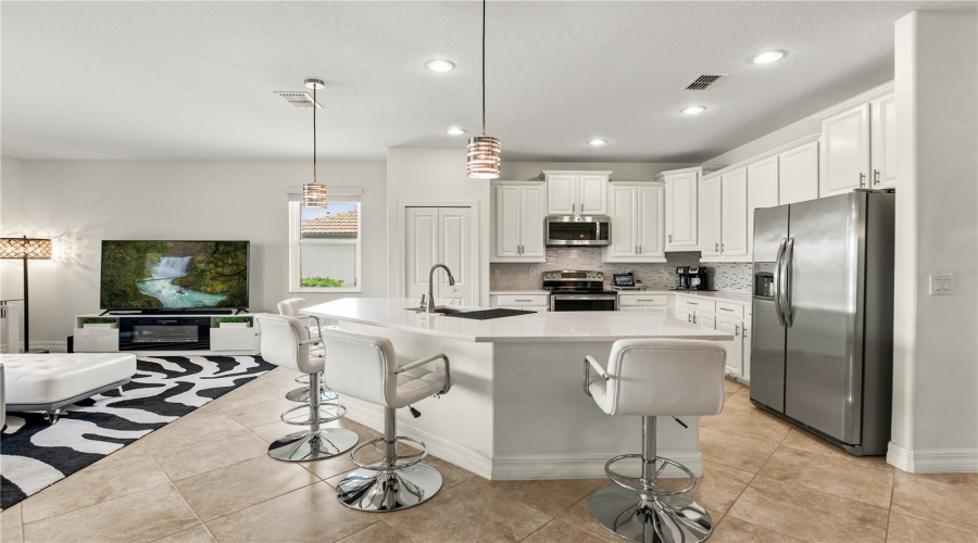 DAVENPORT, Florida 33896, 4 Bedrooms Bedrooms, ,2 BathroomsBathrooms,Residential,For Sale,PALMETTO DUNES,0,MFRS5153057