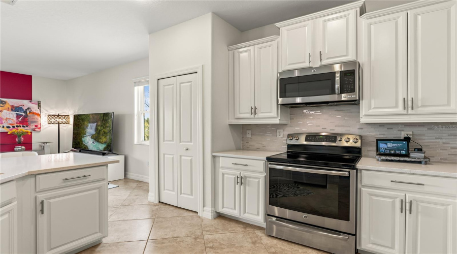 DAVENPORT, Florida 33896, 4 Bedrooms Bedrooms, ,2 BathroomsBathrooms,Residential,For Sale,PALMETTO DUNES,0,MFRS5153057