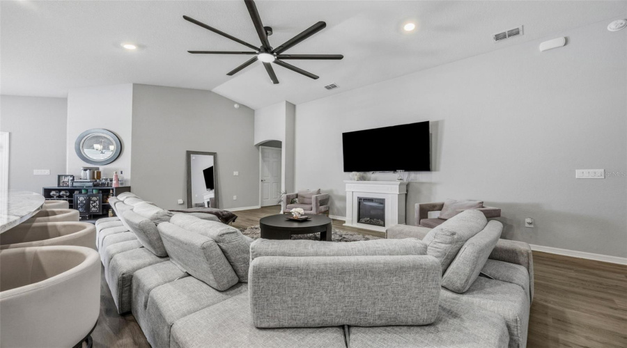 DAVENPORT, Florida 33837, 4 Bedrooms Bedrooms, ,2 BathroomsBathrooms,Residential,For Sale,DESERT ROSE,0,MFRTB8529853