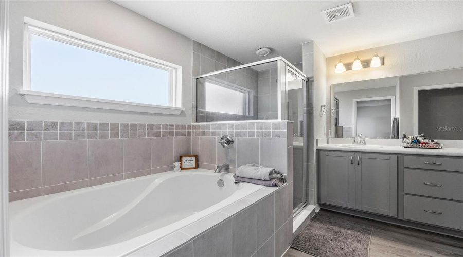 DAVENPORT, Florida 33837, 4 Bedrooms Bedrooms, ,2 BathroomsBathrooms,Residential,For Sale,DESERT ROSE,0,MFRTB8529853