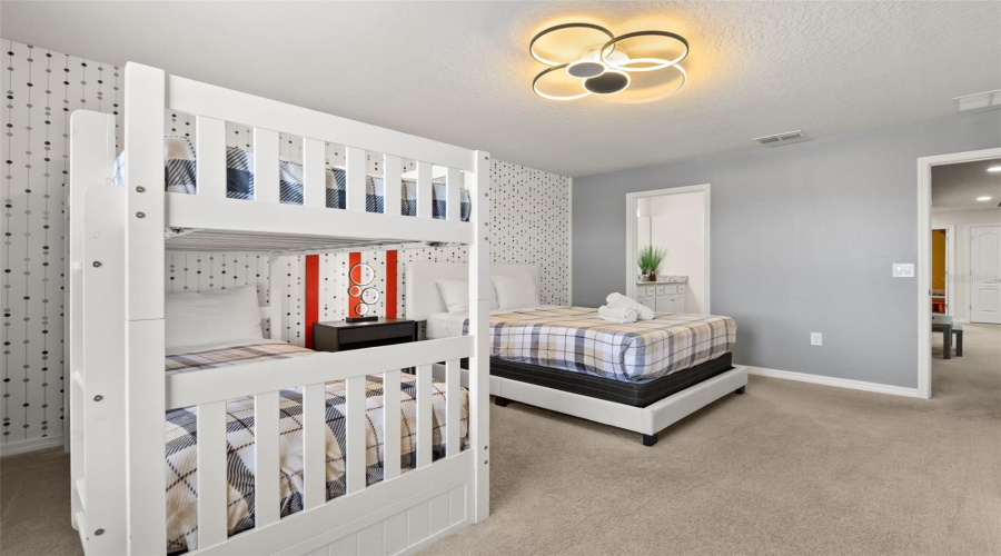 DAVENPORT, Florida 33837, 5 Bedrooms Bedrooms, ,4 BathroomsBathrooms,Residential,For Sale,OAKMOSS,0,MFRS5153752