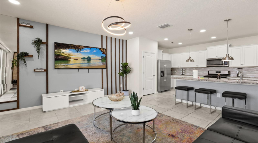 kitchen and breakfast bar