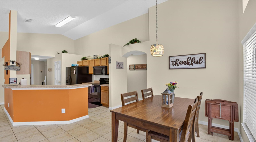 DAVENPORT, Florida 33897, 4 Bedrooms Bedrooms, ,3 BathroomsBathrooms,Residential,For Sale,SARAGOSSA,0,MFRTB8530282