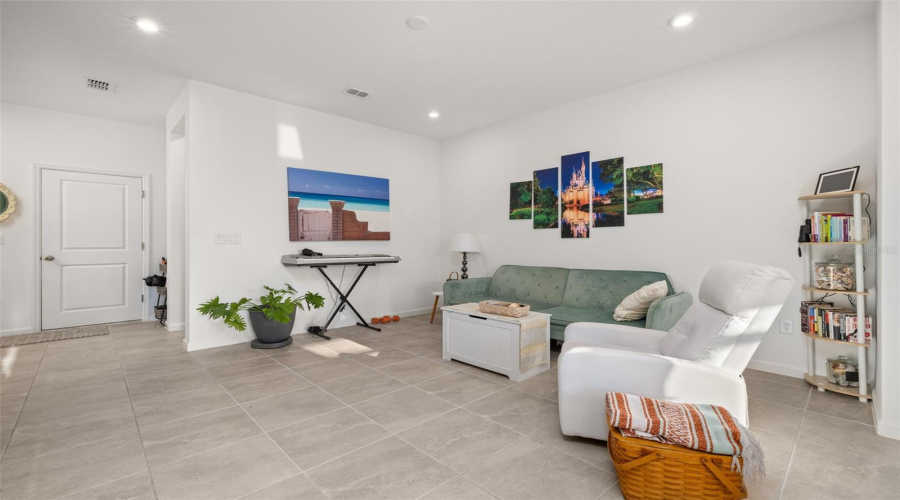 KISSIMMEE, Florida 34747, 3 Bedrooms Bedrooms, ,2 BathroomsBathrooms,Residential,For Sale,SEASIDE MIST,0,MFRS5153645