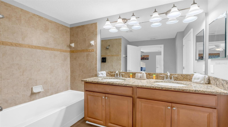KISSIMMEE, Florida 34747, 4 Bedrooms Bedrooms, ,3 BathroomsBathrooms,Residential,For Sale,BANANA PALM,0,MFRO6426138