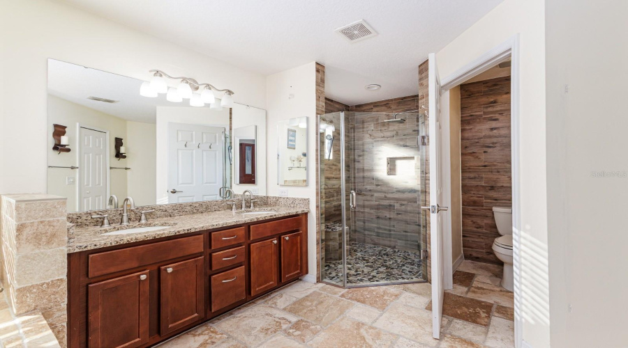 DAVENPORT, Florida 33896, 3 Bedrooms Bedrooms, ,2 BathroomsBathrooms,Residential,For Sale,WAKEVIEW,0,MFRL4963549