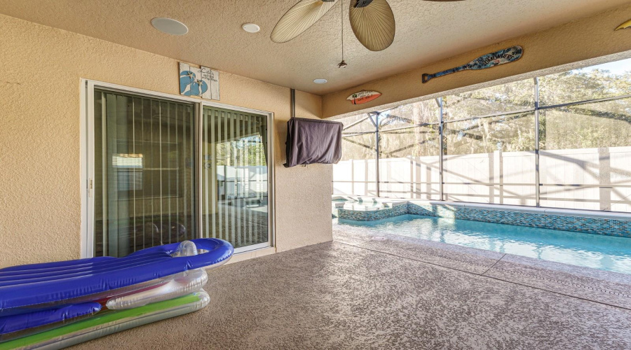 DAVENPORT, Florida 33896, 3 Bedrooms Bedrooms, ,2 BathroomsBathrooms,Residential,For Sale,WAKEVIEW,0,MFRL4963549