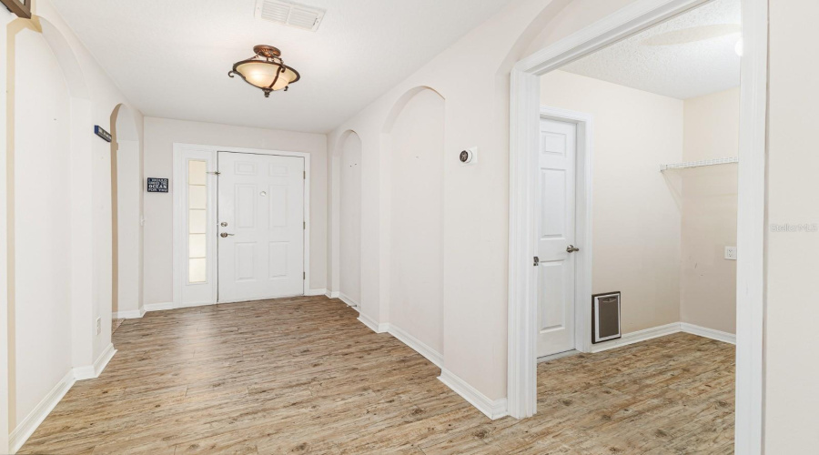 DAVENPORT, Florida 33896, 3 Bedrooms Bedrooms, ,2 BathroomsBathrooms,Residential,For Sale,WAKEVIEW,0,MFRL4963549