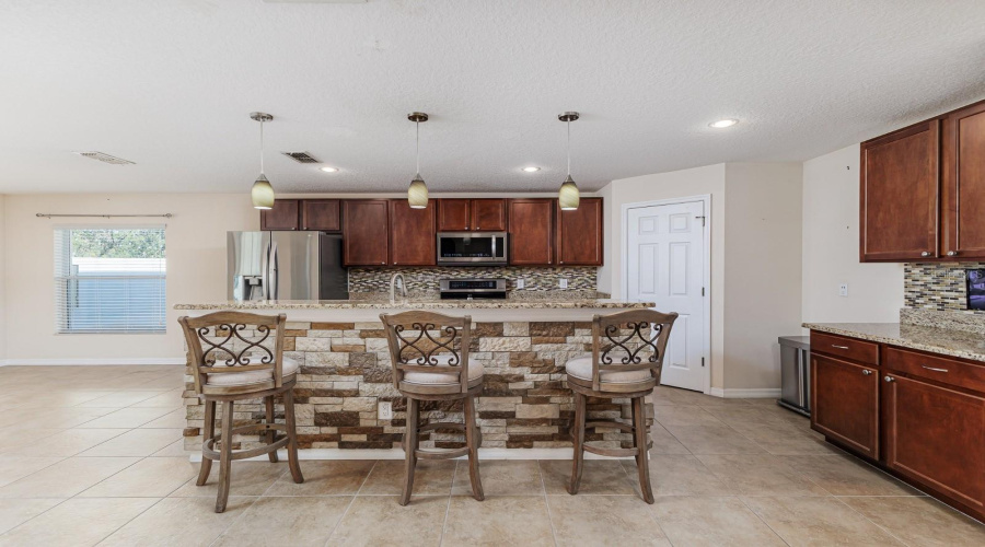 DAVENPORT, Florida 33896, 3 Bedrooms Bedrooms, ,2 BathroomsBathrooms,Residential,For Sale,WAKEVIEW,0,MFRL4963549