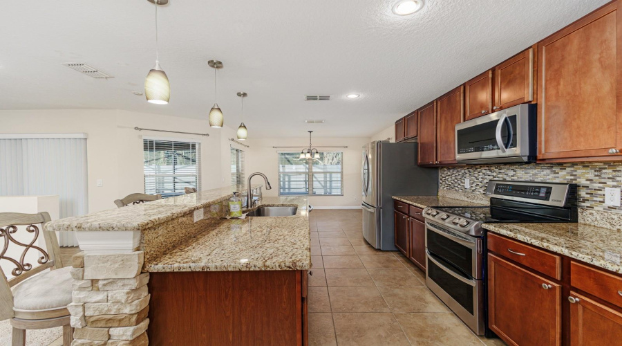 DAVENPORT, Florida 33896, 3 Bedrooms Bedrooms, ,2 BathroomsBathrooms,Residential,For Sale,WAKEVIEW,0,MFRL4963549