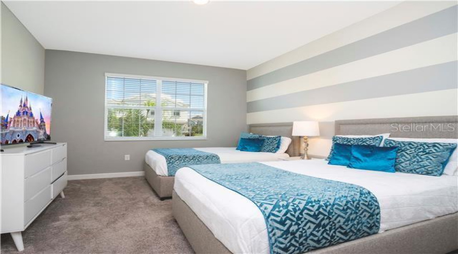 DAVENPORT, Florida 33896, 6 Bedrooms Bedrooms, ,6 BathroomsBathrooms,Residential,For Sale,MAIDSTONE,0,MFRO6426074