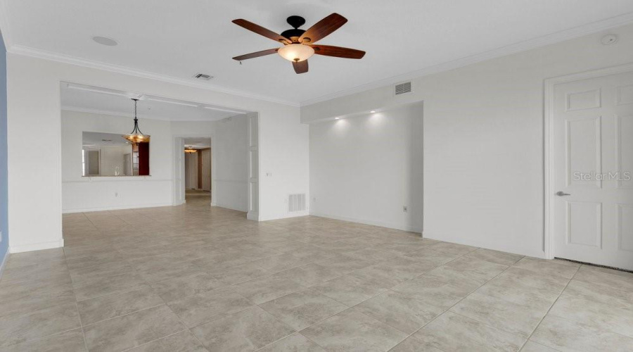 ORLANDO, Florida 32836, 2 Bedrooms Bedrooms, ,2 BathroomsBathrooms,Residential,For Sale,THE ESPLANADE,0,MFRO6410224
