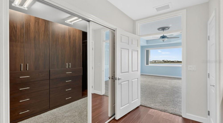 ORLANDO, Florida 32836, 2 Bedrooms Bedrooms, ,2 BathroomsBathrooms,Residential,For Sale,THE ESPLANADE,0,MFRO6410224