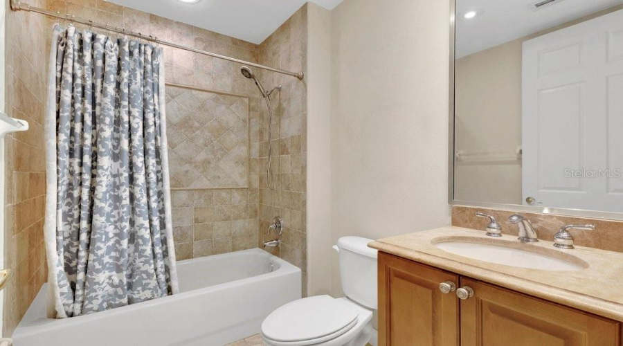 ORLANDO, Florida 32836, 2 Bedrooms Bedrooms, ,2 BathroomsBathrooms,Residential,For Sale,THE ESPLANADE,0,MFRO6410224