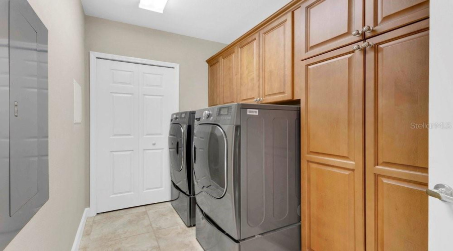 ORLANDO, Florida 32836, 2 Bedrooms Bedrooms, ,2 BathroomsBathrooms,Residential,For Sale,THE ESPLANADE,0,MFRO6410224