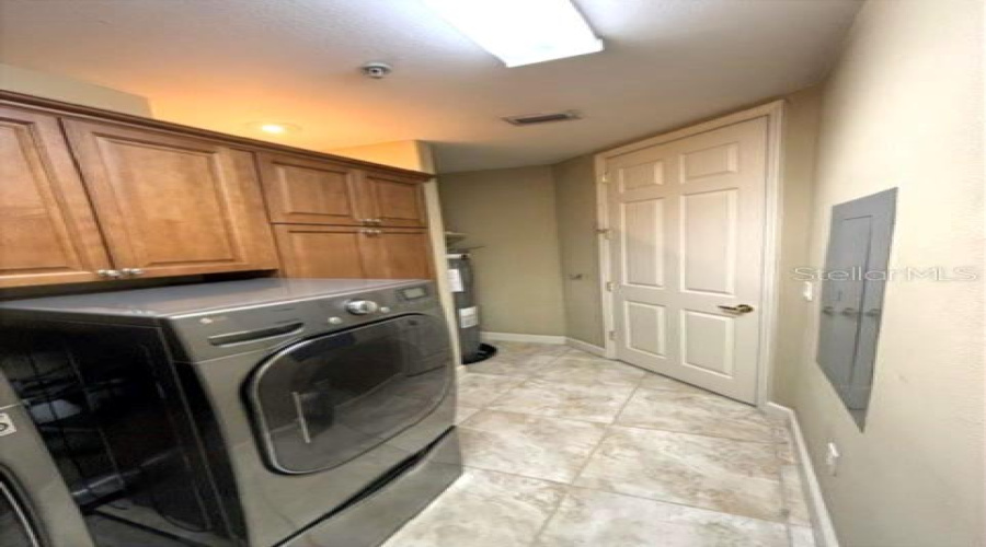 ORLANDO, Florida 32836, 2 Bedrooms Bedrooms, ,2 BathroomsBathrooms,Residential,For Sale,THE ESPLANADE,0,MFRO6410224