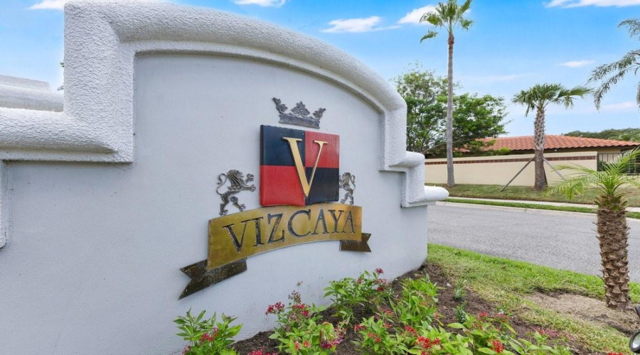 ORLANDO, Florida 32836, 2 Bedrooms Bedrooms, ,2 BathroomsBathrooms,Residential,For Sale,THE ESPLANADE,0,MFRO6410224