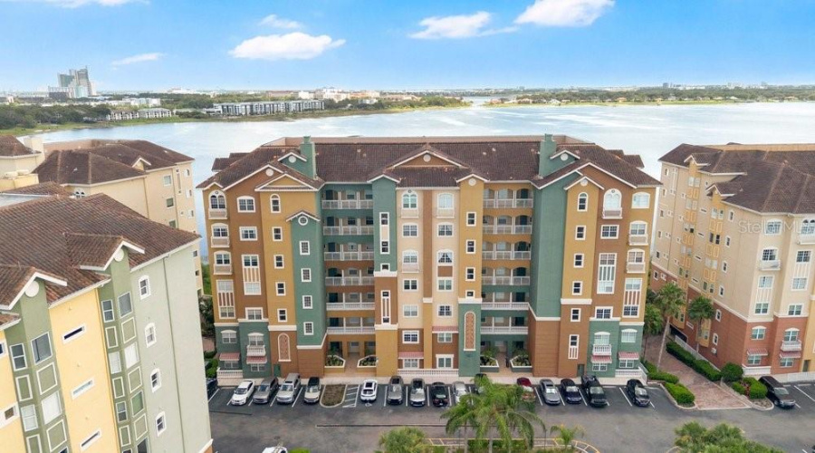 ORLANDO, Florida 32836, 2 Bedrooms Bedrooms, ,2 BathroomsBathrooms,Residential,For Sale,THE ESPLANADE,0,MFRO6410224