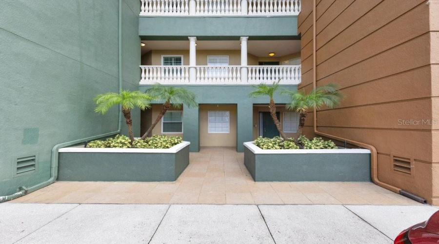 ORLANDO, Florida 32836, 2 Bedrooms Bedrooms, ,2 BathroomsBathrooms,Residential,For Sale,THE ESPLANADE,0,MFRO6410224