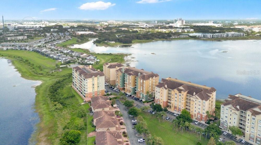 ORLANDO, Florida 32836, 2 Bedrooms Bedrooms, ,2 BathroomsBathrooms,Residential,For Sale,THE ESPLANADE,0,MFRO6410224