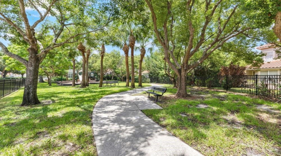 ORLANDO, Florida 32836, 2 Bedrooms Bedrooms, ,2 BathroomsBathrooms,Residential,For Sale,THE ESPLANADE,0,MFRO6410224