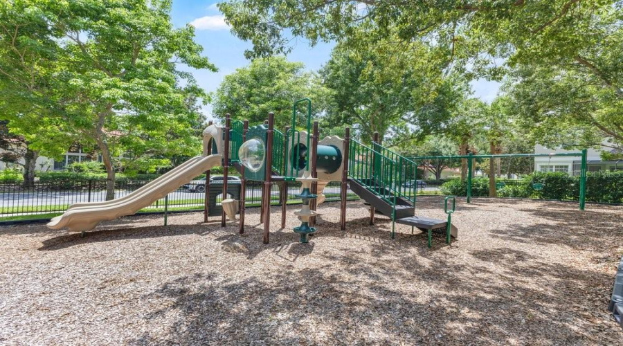 ORLANDO, Florida 32836, 2 Bedrooms Bedrooms, ,2 BathroomsBathrooms,Residential,For Sale,THE ESPLANADE,0,MFRO6410224