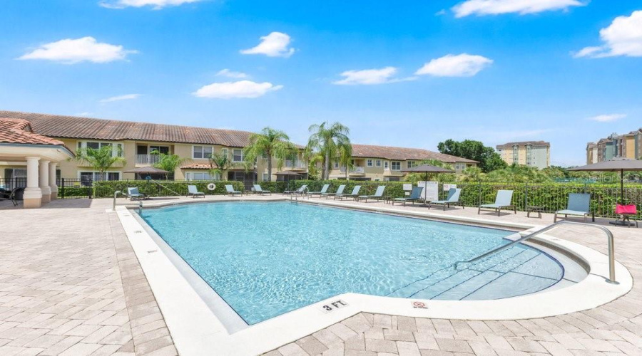 ORLANDO, Florida 32836, 2 Bedrooms Bedrooms, ,2 BathroomsBathrooms,Residential,For Sale,THE ESPLANADE,0,MFRO6410224