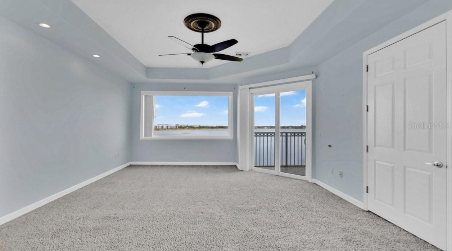 ORLANDO, Florida 32836, 2 Bedrooms Bedrooms, ,2 BathroomsBathrooms,Residential,For Sale,THE ESPLANADE,0,MFRO6410224