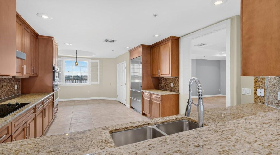 ORLANDO, Florida 32836, 2 Bedrooms Bedrooms, ,2 BathroomsBathrooms,Residential,For Sale,THE ESPLANADE,0,MFRO6410224