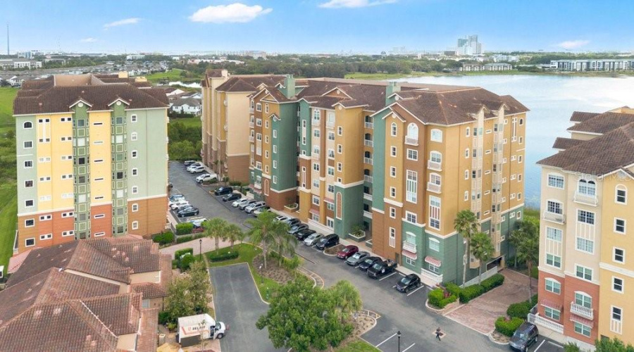 ORLANDO, Florida 32836, 2 Bedrooms Bedrooms, ,2 BathroomsBathrooms,Residential,For Sale,THE ESPLANADE,0,MFRO6410224