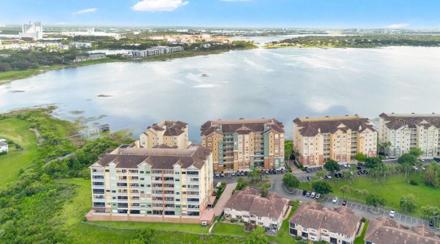 ORLANDO, Florida 32836, 2 Bedrooms Bedrooms, ,2 BathroomsBathrooms,Residential,For Sale,THE ESPLANADE,0,MFRO6410224