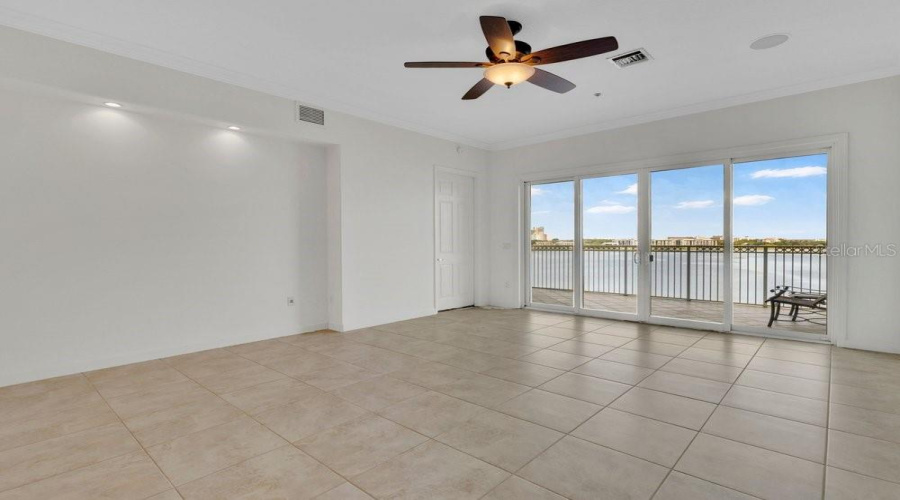 ORLANDO, Florida 32836, 2 Bedrooms Bedrooms, ,2 BathroomsBathrooms,Residential,For Sale,THE ESPLANADE,0,MFRO6410224
