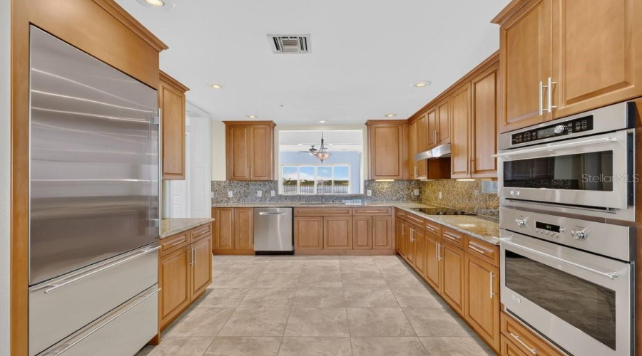 ORLANDO, Florida 32836, 2 Bedrooms Bedrooms, ,2 BathroomsBathrooms,Residential,For Sale,THE ESPLANADE,0,MFRO6410224