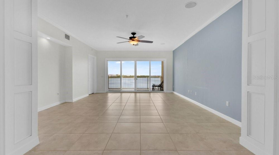 ORLANDO, Florida 32836, 2 Bedrooms Bedrooms, ,2 BathroomsBathrooms,Residential,For Sale,THE ESPLANADE,0,MFRO6410224