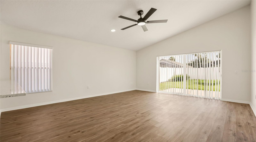 KISSIMMEE, Florida 34746, 4 Bedrooms Bedrooms, ,2 BathroomsBathrooms,Residential,For Sale,LIBERTY HALL,0,MFRO6425227