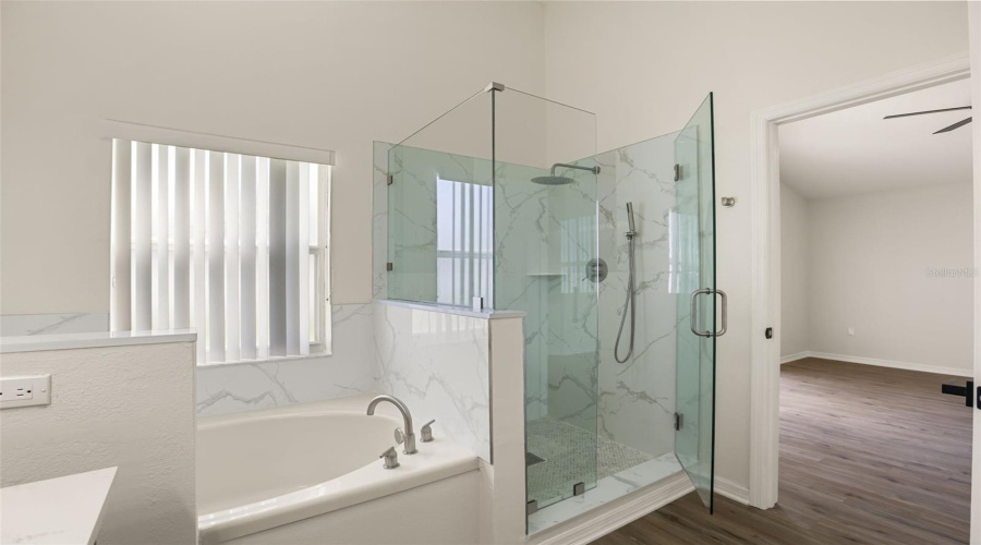 KISSIMMEE, Florida 34746, 4 Bedrooms Bedrooms, ,2 BathroomsBathrooms,Residential,For Sale,LIBERTY HALL,0,MFRO6425227