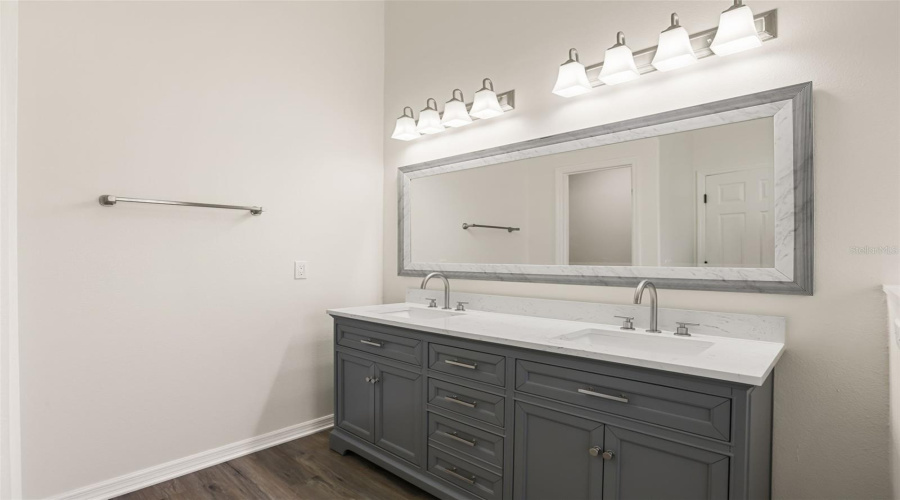 KISSIMMEE, Florida 34746, 4 Bedrooms Bedrooms, ,2 BathroomsBathrooms,Residential,For Sale,LIBERTY HALL,0,MFRO6425227