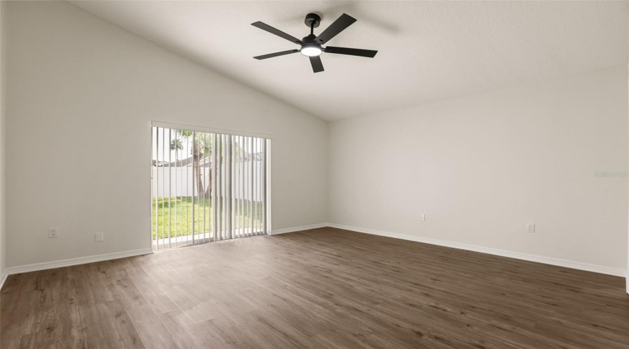 KISSIMMEE, Florida 34746, 4 Bedrooms Bedrooms, ,2 BathroomsBathrooms,Residential,For Sale,LIBERTY HALL,0,MFRO6425227