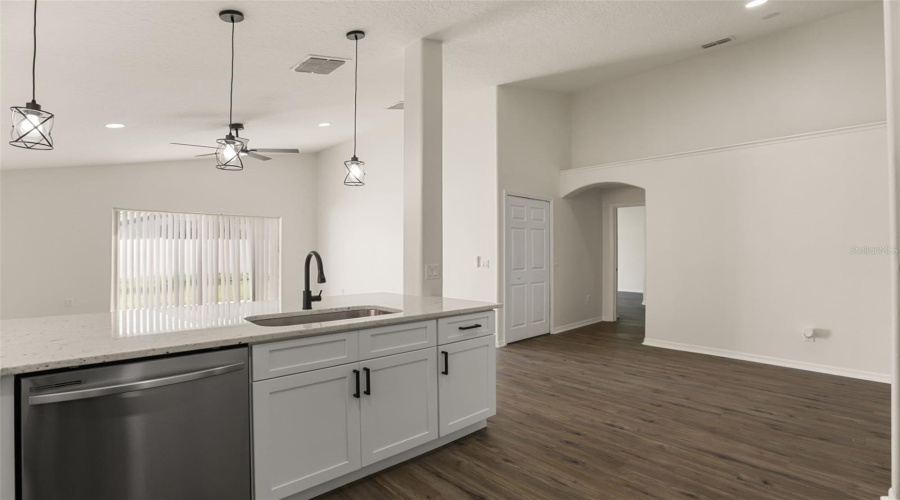 KISSIMMEE, Florida 34746, 4 Bedrooms Bedrooms, ,2 BathroomsBathrooms,Residential,For Sale,LIBERTY HALL,0,MFRO6425227