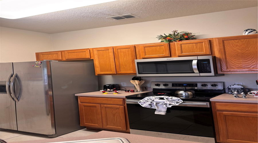 Kissimmee, Florida 34747, 4 Bedrooms Bedrooms, ,3 Bathroomsbathrooms,Residential,For Sale,Bay Lilly,0,Mfro6424476