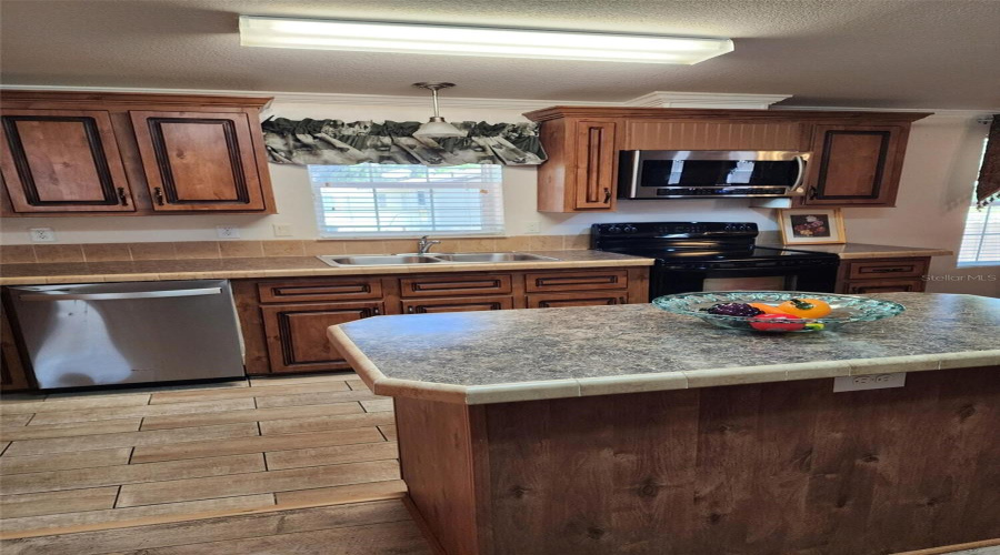 KISSIMMEE, Florida 34746, 5 Bedrooms Bedrooms, ,3 BathroomsBathrooms,Residential,For Sale,EVERGREEN,0,MFRO6426368