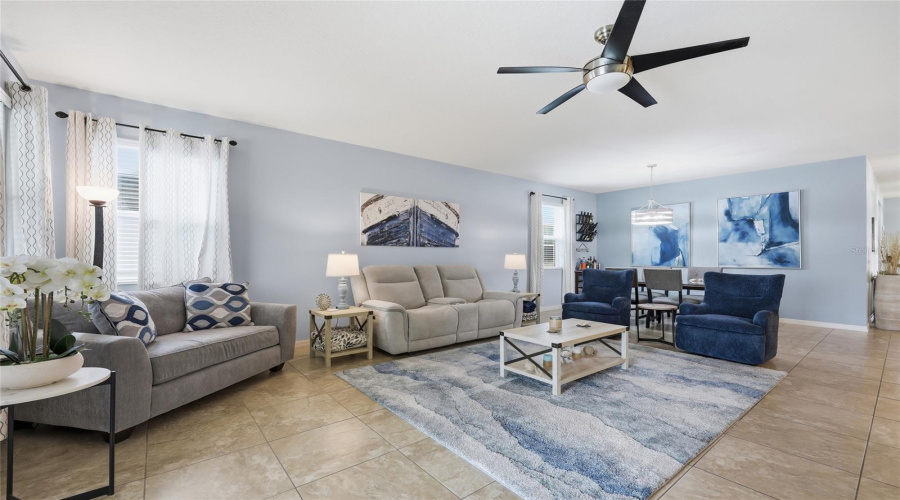 KISSIMMEE, Florida 34746, 4 Bedrooms Bedrooms, ,3 BathroomsBathrooms,Residential,For Sale,BLUE DIAMOND,0,MFRO6426336