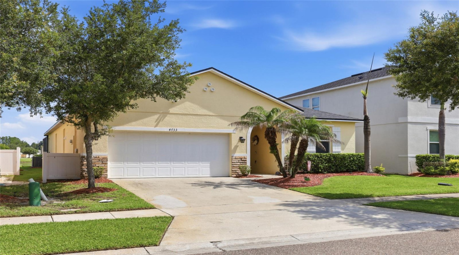 KISSIMMEE, Florida 34746, 4 Bedrooms Bedrooms, ,3 BathroomsBathrooms,Residential,For Sale,BLUE DIAMOND,0,MFRO6426336
