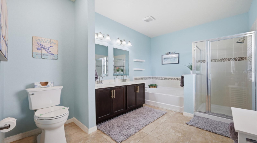 KISSIMMEE, Florida 34746, 4 Bedrooms Bedrooms, ,3 BathroomsBathrooms,Residential,For Sale,BLUE DIAMOND,0,MFRO6426336