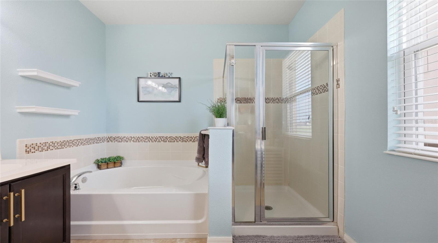 KISSIMMEE, Florida 34746, 4 Bedrooms Bedrooms, ,3 BathroomsBathrooms,Residential,For Sale,BLUE DIAMOND,0,MFRO6426336