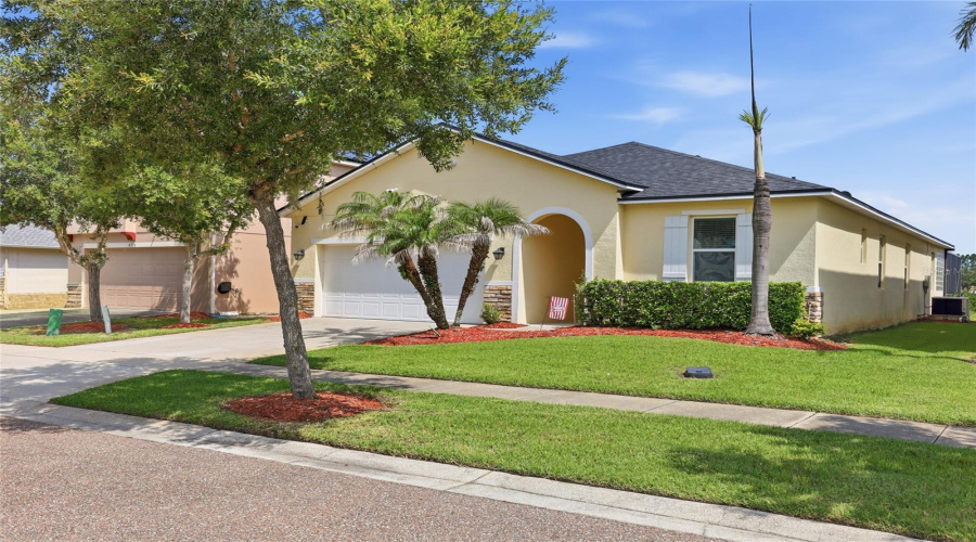 KISSIMMEE, Florida 34746, 4 Bedrooms Bedrooms, ,3 BathroomsBathrooms,Residential,For Sale,BLUE DIAMOND,0,MFRO6426336